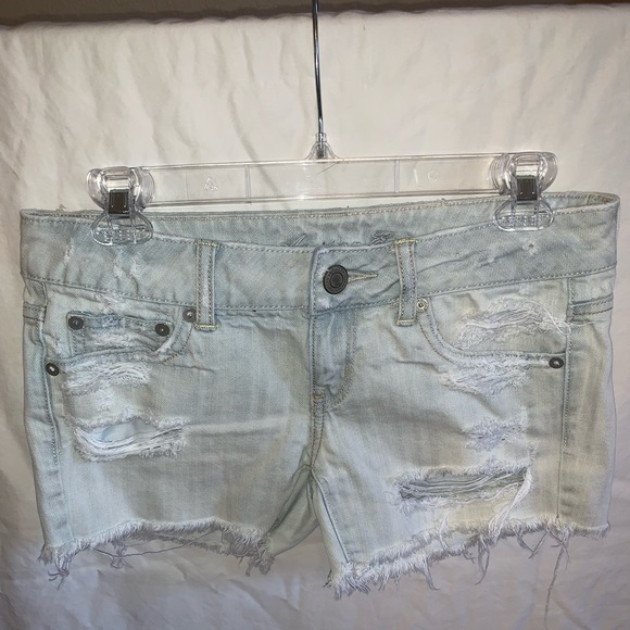 American Eagle Lightwash denim ripped jean shorts - Picture 2 of 4